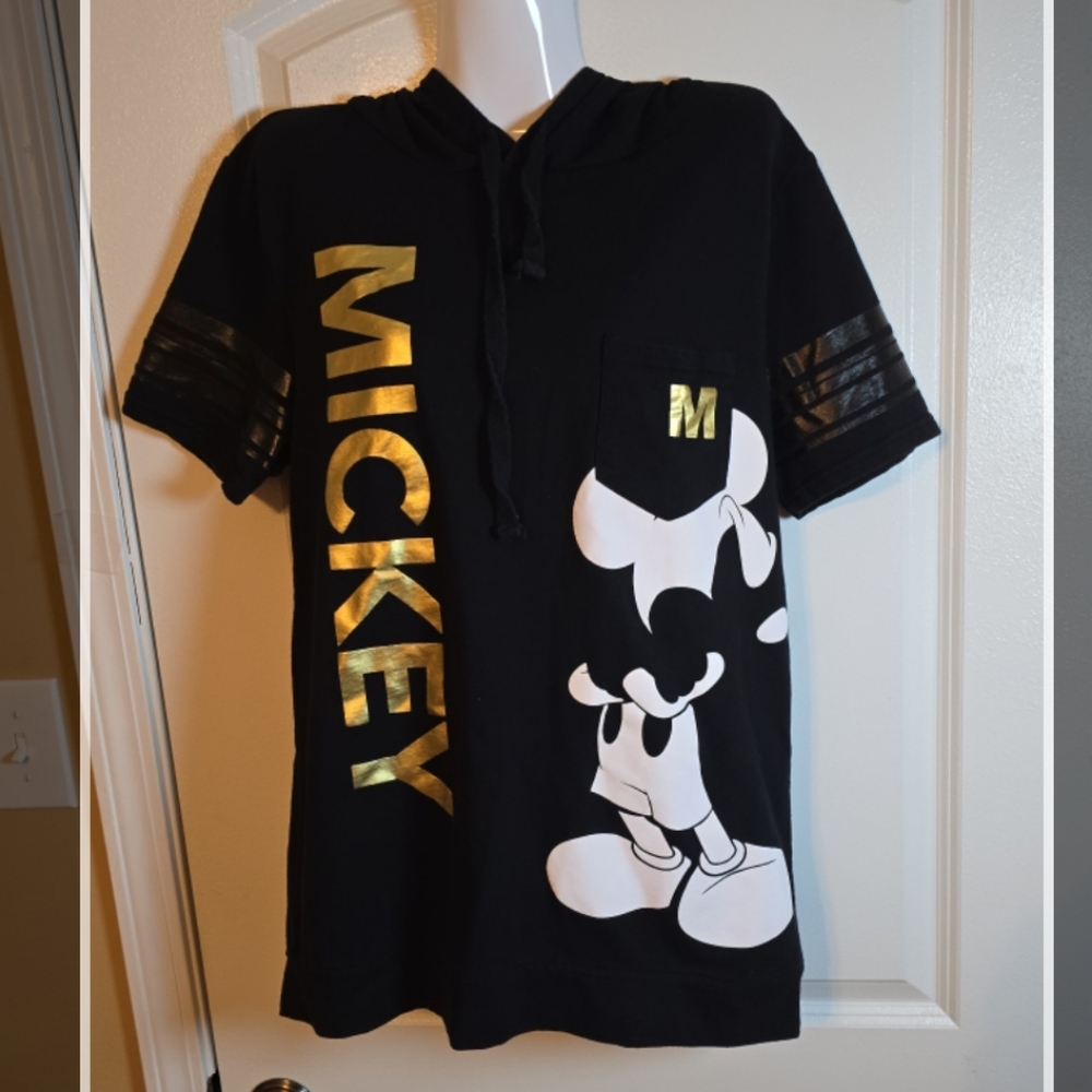 Mickey Disney Parks hoodie shirt size medium